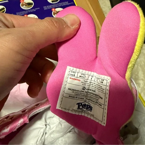 Heelys

Rezerve Low Peeps kids sneakers youth 6 brand new in box - Picture 6 of 9